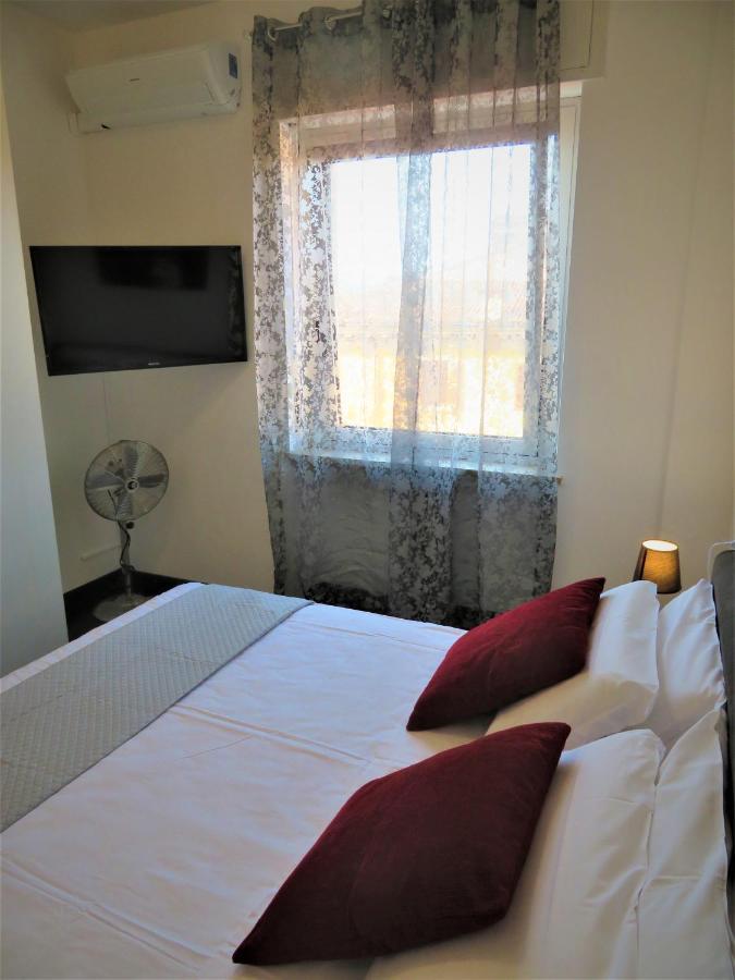 City39 "Residenze Del Cuore" Верона Екстериор снимка